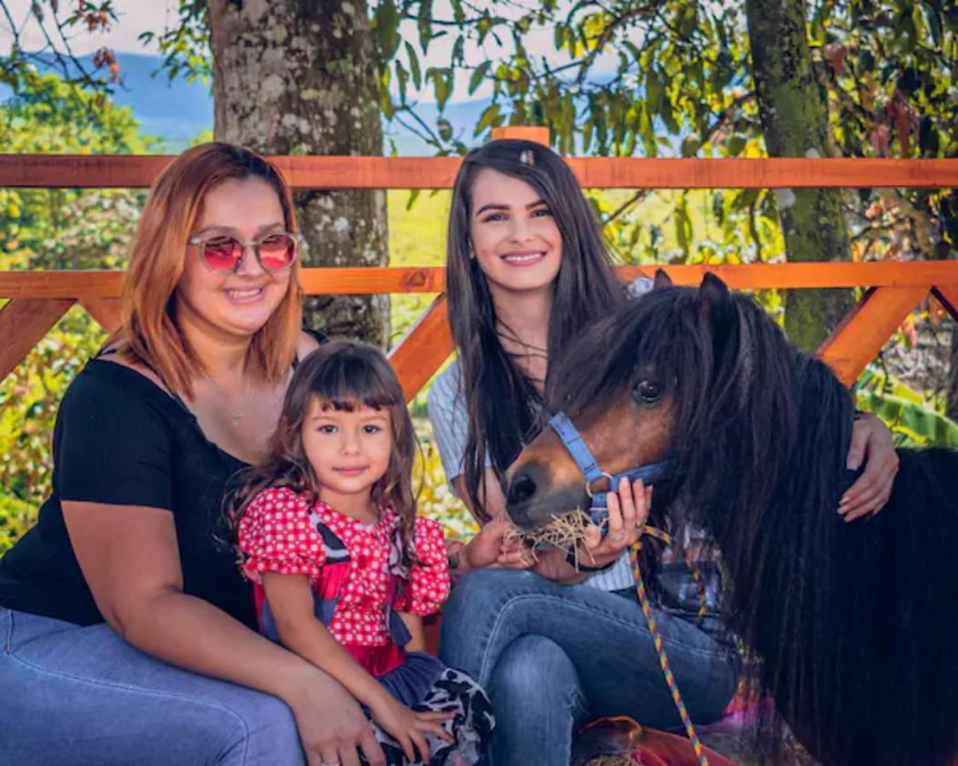 Linda Casa De Verano Con Amplias Zonas Verdes San Isidro De El General المظهر الخارجي الصورة